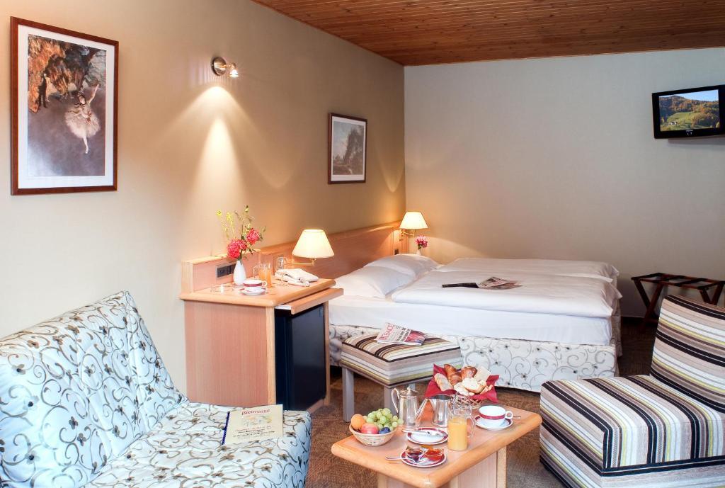 Logis Hostellerie Motel Au Bois Le Sire Orbey Buitenkant foto
